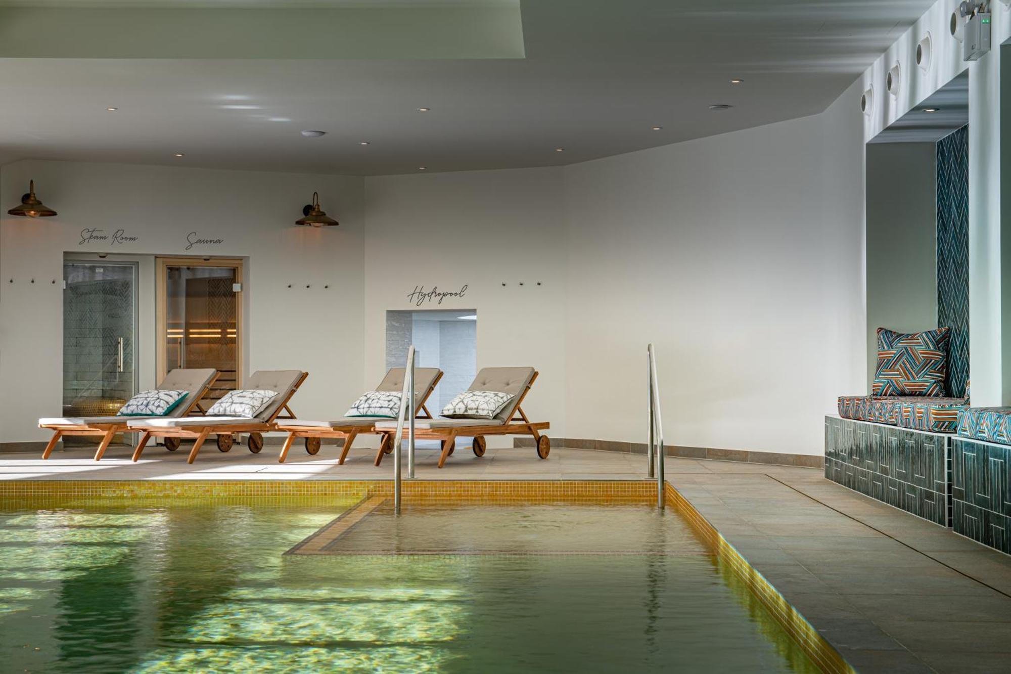 Harbour Beach Club, Hotel & Spa Salcombe Extérieur photo